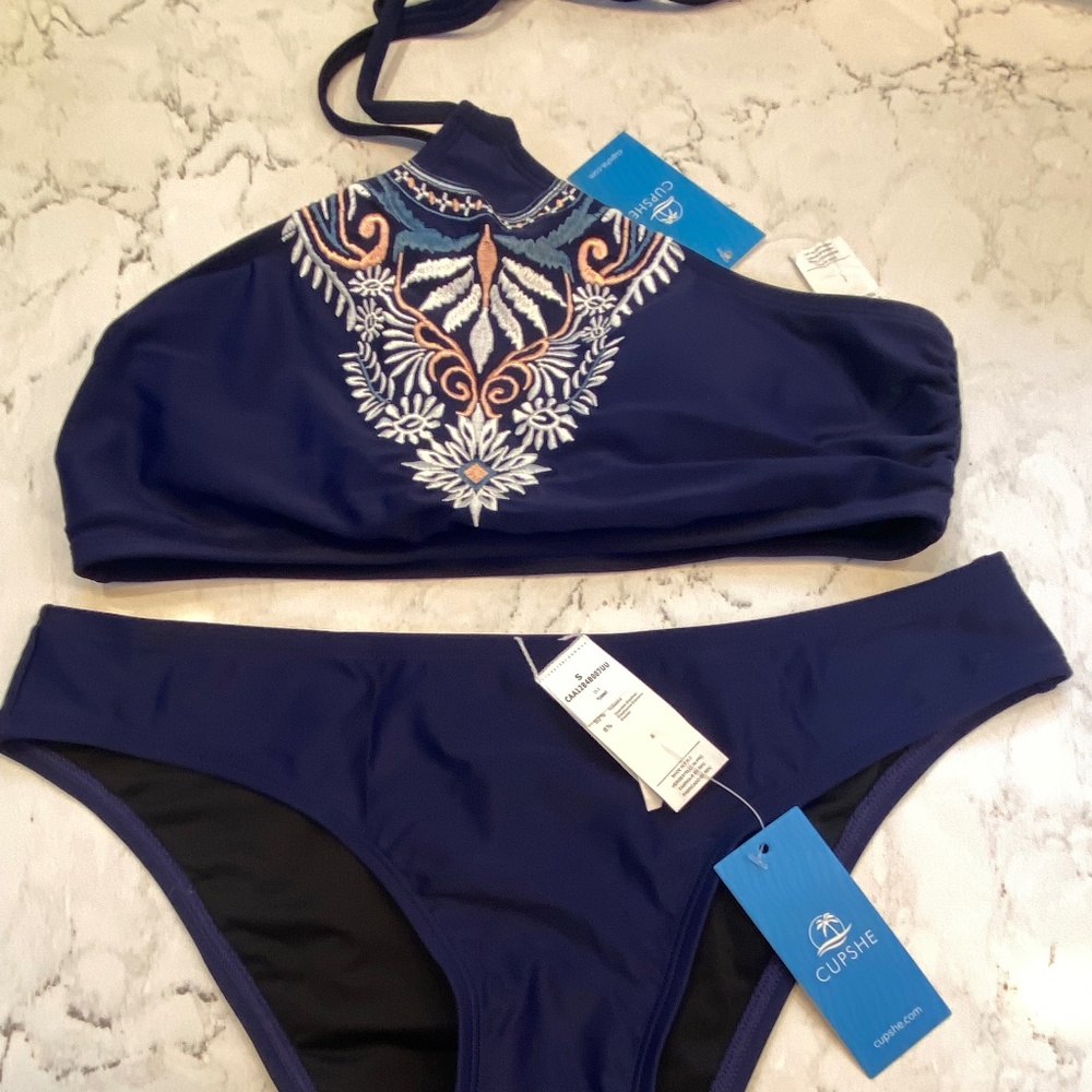 NWT Cupshe Blue Embroidered Halter Bikini, Top & Standard Bottoms Set, Size M